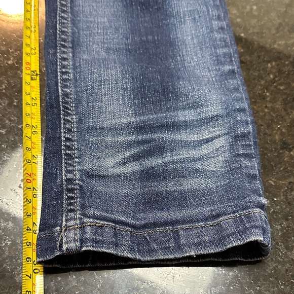 Lee Juniors or‎ Women’s Size 18 Blue Distressed Stretchy Skinny Jeans - Picture 7 of 7